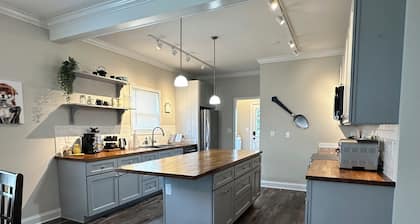 Grace Delani Getaway. Charming 3 bedroom home located in Gastonia, NC.
