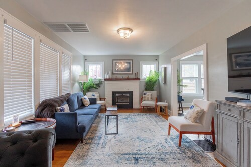 Game day house, walkable to campus