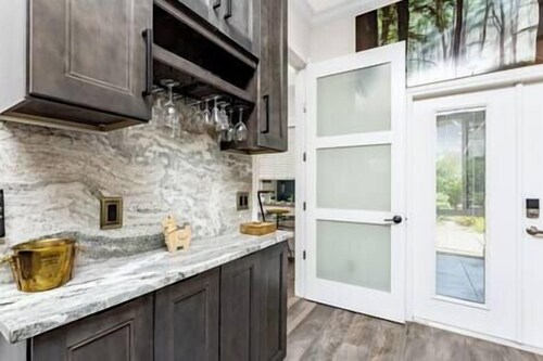 Tropical Garden Hideaway