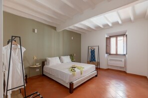2 slaapkamers, een strijkplank/strijkijzer, wifi, beddengoed
