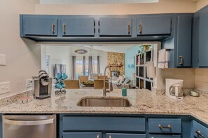 Unclassified image, 4 of 25, button