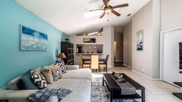 Télévision, cheminée