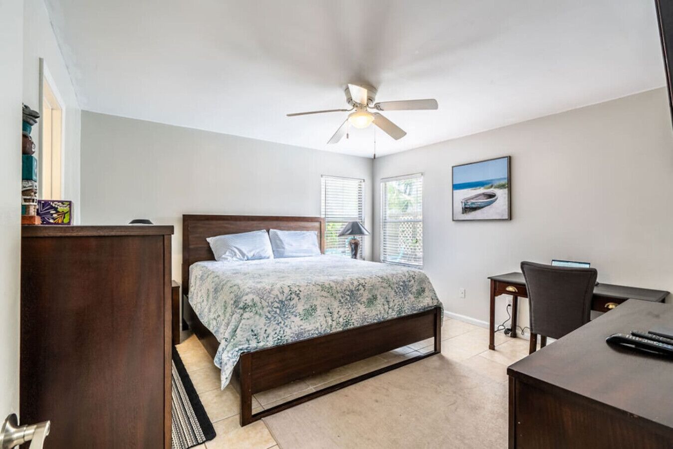 3 bedrooms, desk, iron/ironing board, WiFi