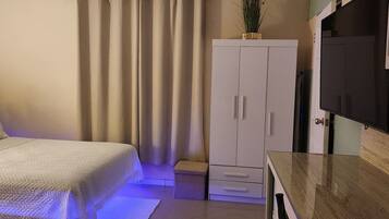 1 bedroom, desk, iron/ironing board, free WiFi