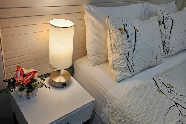 1 slaapkamer, een bureau, een strijkplank/strijkijzer, gratis wifi