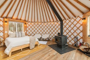 1 bedroom, WiFi, bed sheets - Aurora Yurt ~ Recreational Haven (Talkeetna)