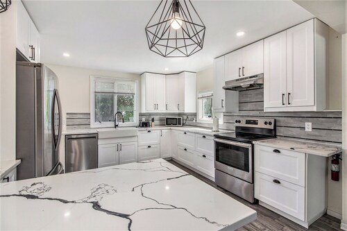 Charming 4-bed home in Orleans&Pet-Friendly



































