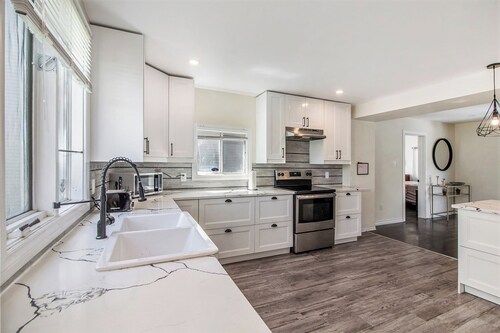 Charming 4-bed home in Orleans&Pet-Friendly



































