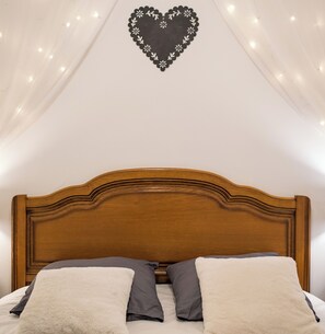 Strykejern/-brett, reiseseng for barn, wi-fi og sengetøy