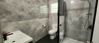 2-bedroom house with Free Wi-Fi, AC and lagoon view in welcoming Aitutaki
