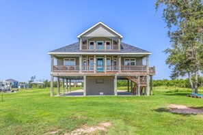 Exterior - REEL N  REST in Hackberry LA ! Waterfront home with beautiful views .  (Hackberry)