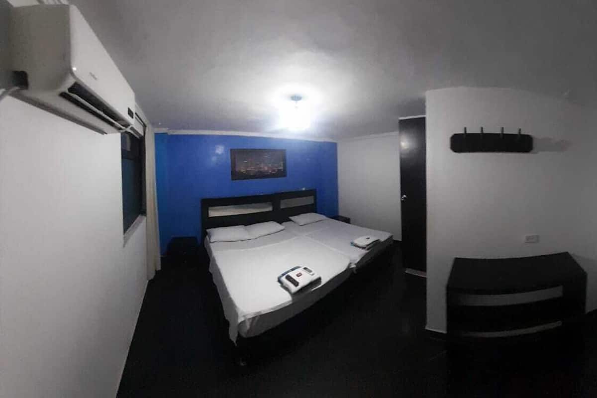 Quarto família | Camas com colchões pillow-top, Wi-Fi de cortesia, roupa de cama
