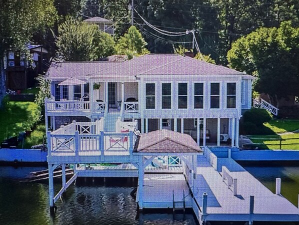 Exterior - No lake views from Oct 27 - Dec 6th Power Company water drawdown for maint. (Salem)