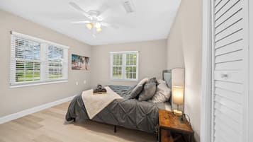 3 bedrooms, iron/ironing board, free WiFi, bed sheets