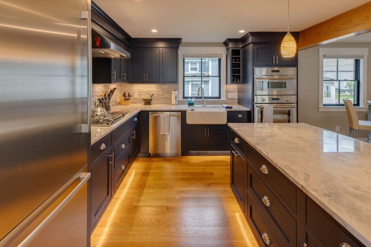 Fridge, oven, stovetop, dishwasher