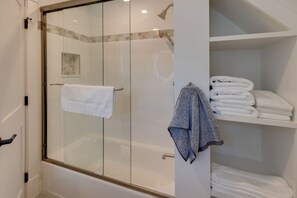 Hair dryer, towels - Luxury House in Lincoln (Lincoln)