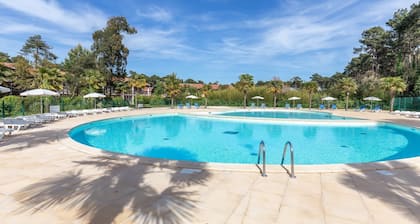 Superbe T4 pour 8 | 1.5 km de la mer | Piscine