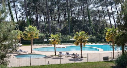 Superbe T4 pour 8 | 1.5 km de la mer | Piscine