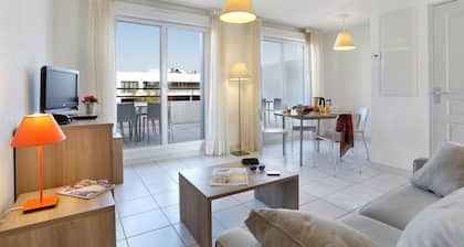 Près de la marina & du lac | Duplex vue piscine