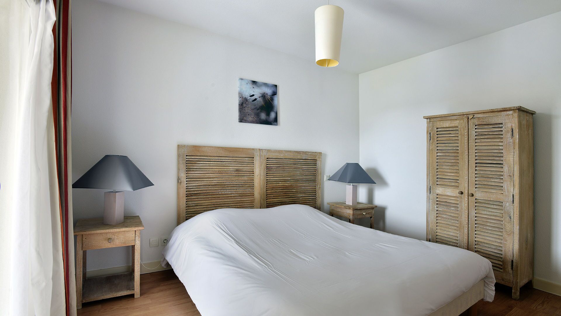 2 室のベッドルーム、WiFi (無料)