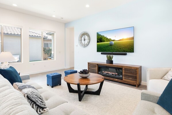 Smart TV, fireplace