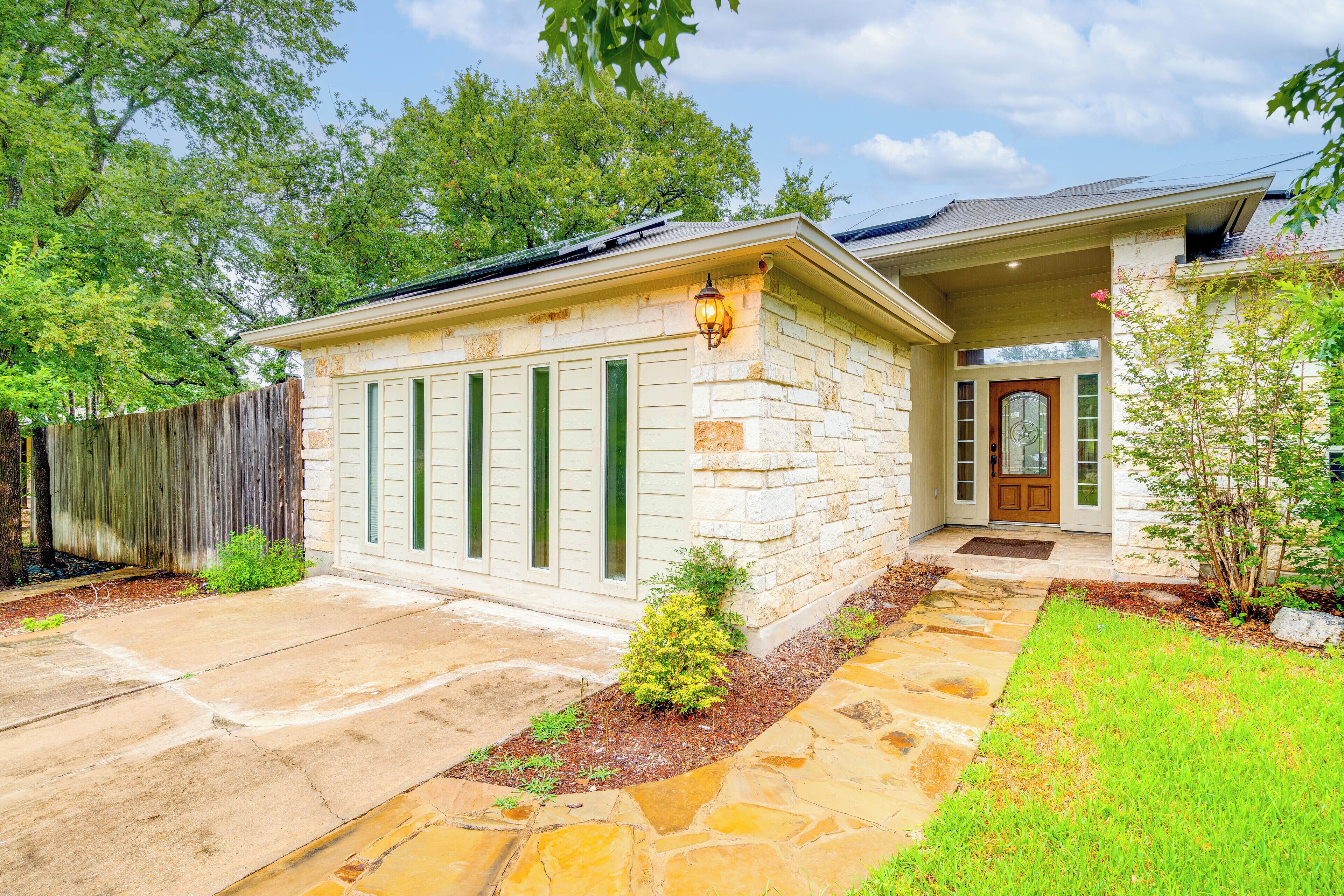 Cedar Park Home w/ Outdoor Oasis - 5 Mi to Lake!