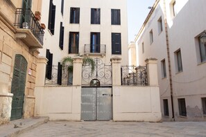 Exterior - GuestHost - Piazza San Domenico Central Apt. near the Sea! (Trapani)