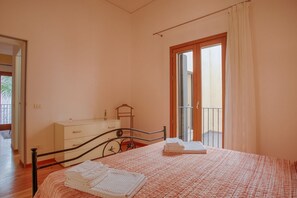 1 室のベッドルーム、アイロン / アイロン台、WiFi、ベッドシーツ