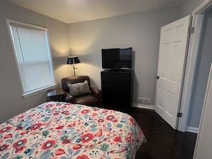 2 dormitorios, tabla de planchar con plancha, wifi gratis y ropa de cama