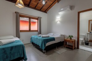 3 bedrooms, WiFi, bed sheets - Charming 3-bedroom villa with pool, deck, WiFi and AC in Arraial D´ajuda Bahia (Bairro São Francisco Porto Seguro)