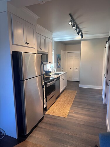 Charming bungalow with WiFi and AC in welcoming Cookeville