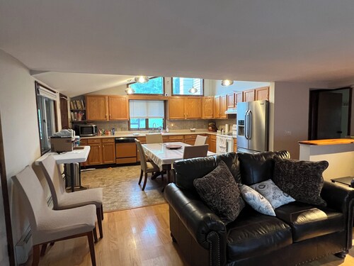 ‘The Gathering Place’ 3-bedrm house. Between Kingston and Saugerties.