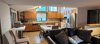 ‘The Gathering Place’ 3-bedrm house. Between Kingston and Saugerties.