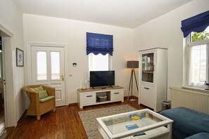 TV, stereo - Haus Dittersbach - Schickes Ferienhaus mit Meerblick, Terrasse und Garten - Ferienhaus Dittersbach (Lohme)