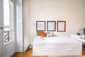 6 室のベッドルーム、アイロン / アイロン台、WiFi、ベッドシーツ