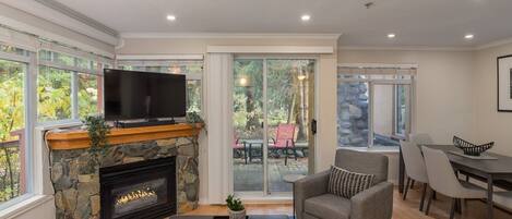 TV, fireplace