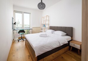 2 bedrooms, iron/ironing board, WiFi, bed sheets