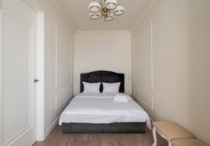 1 bedroom, desk, iron/ironing board, WiFi
