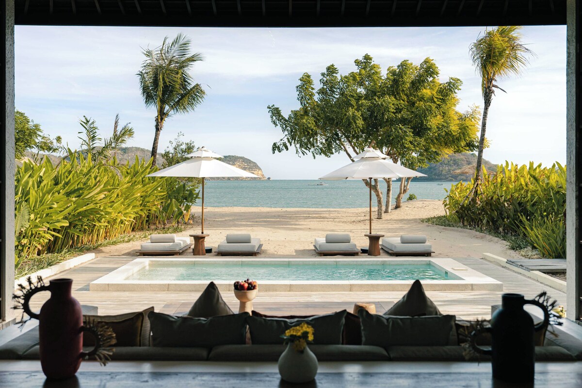 Beach/ocean view