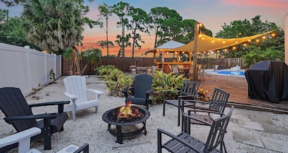 Tiki Tide Villa | Heated Pool + Tiki Hut + Fire Pit + Games
