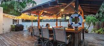 Tiki Tide Villa | Heated Pool + Tiki Hut + Fire Pit + Games