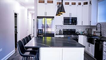 微波炉、烤箱、炉灶、洗碗机