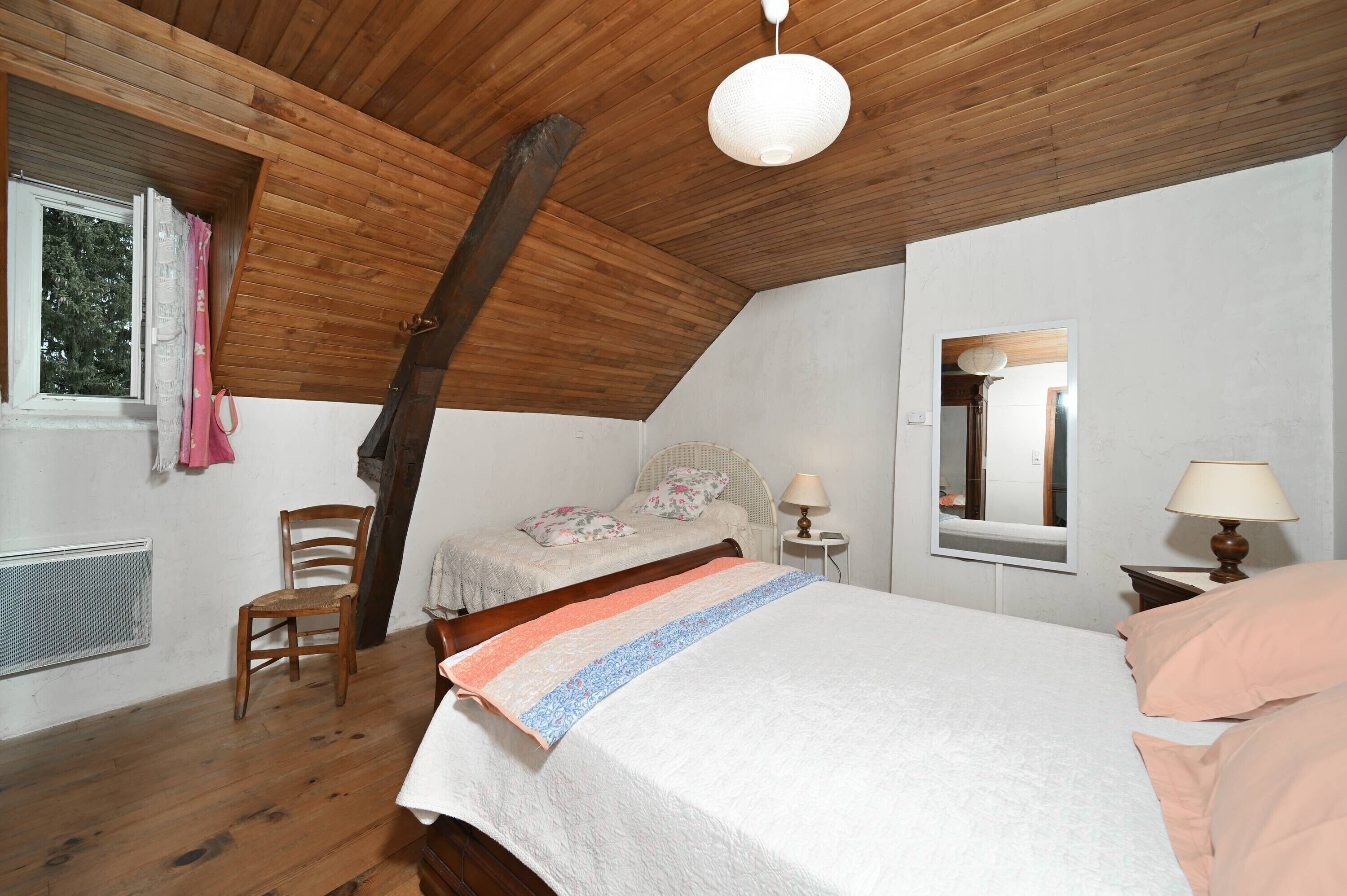 3 chambres, fer et planche à repasser, Wi-Fi gratuit, draps fournis