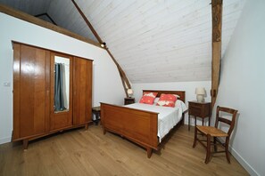 3 dormitorios, tabla de planchar con plancha, wifi gratis y ropa de cama