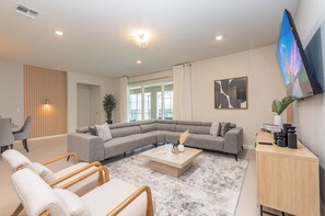 Smart TV - Spacious 8-bedroom home in Clermont, FL, perfect for large groups! (Clermont)