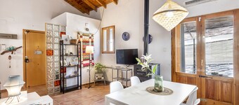 Apartment 'Casita Mona Y Acogedora' with Private Terrace, Wi-Fi and Air Conditioning