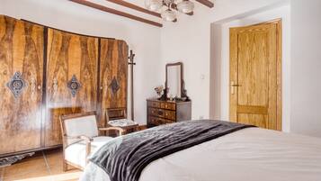 4 chambres, fer et planche à repasser, Wi-Fi gratuit, draps fournis