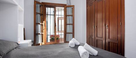2 habitaciones, tabla de planchar con plancha y wifi gratis