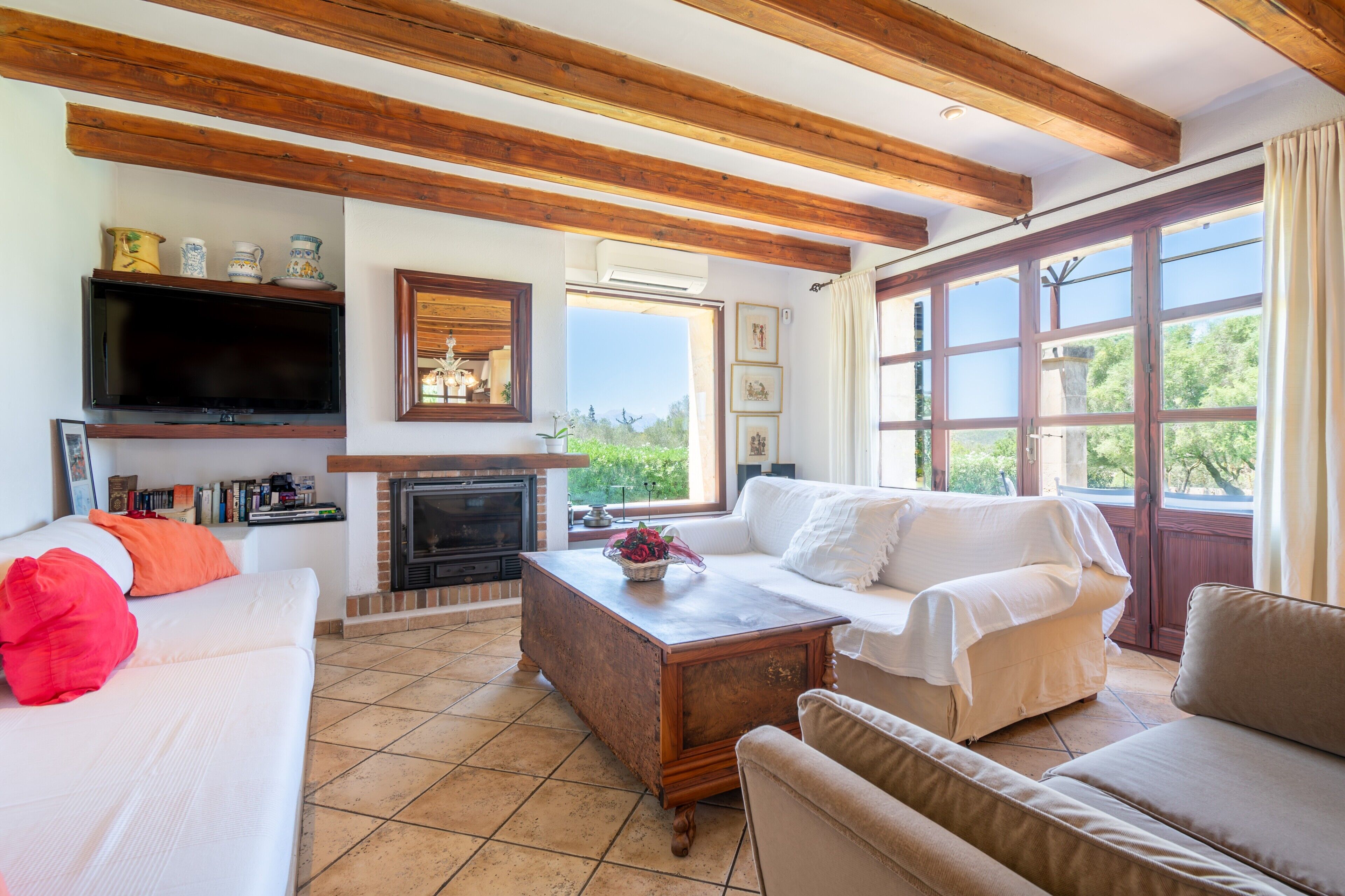 Fernseher, Kamin, DVD-Player, Tischtennisplatte