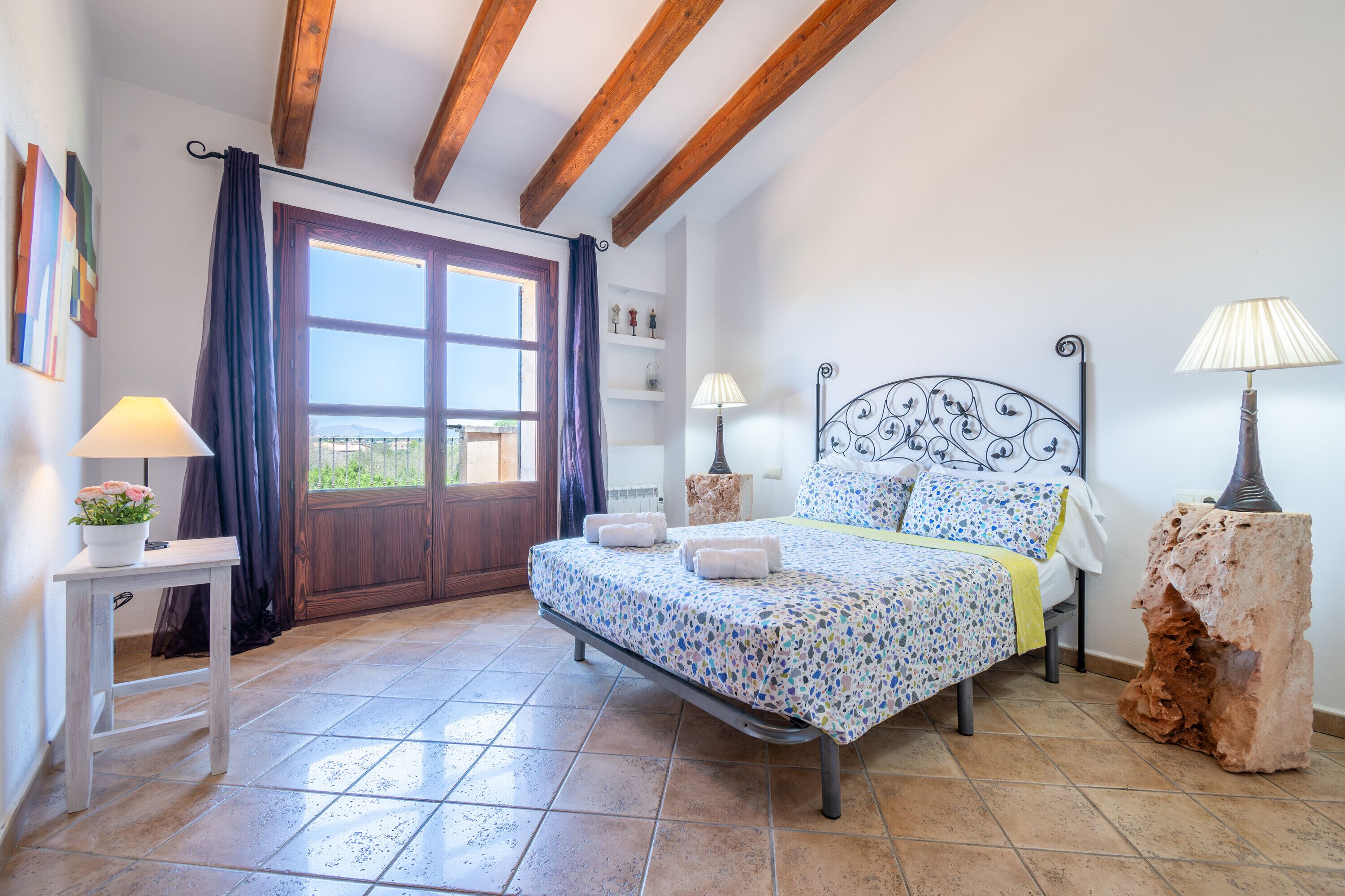 4 habitaciones, tabla de planchar con plancha y wifi gratis 